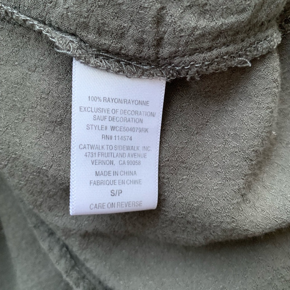 Pleione Gray Relaxed Blouse with Long Sleeves - Picture 7 of 8